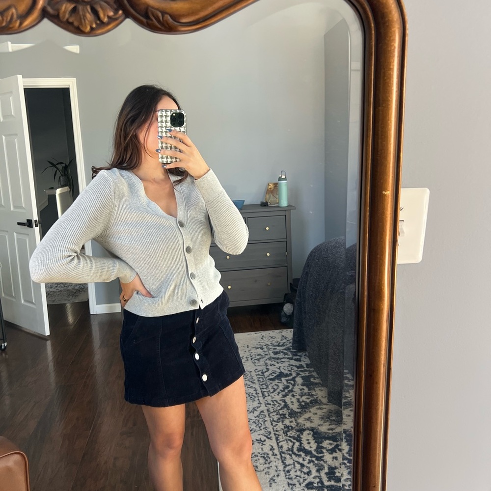 Button-Up V-Neck - Picture 2 of 8